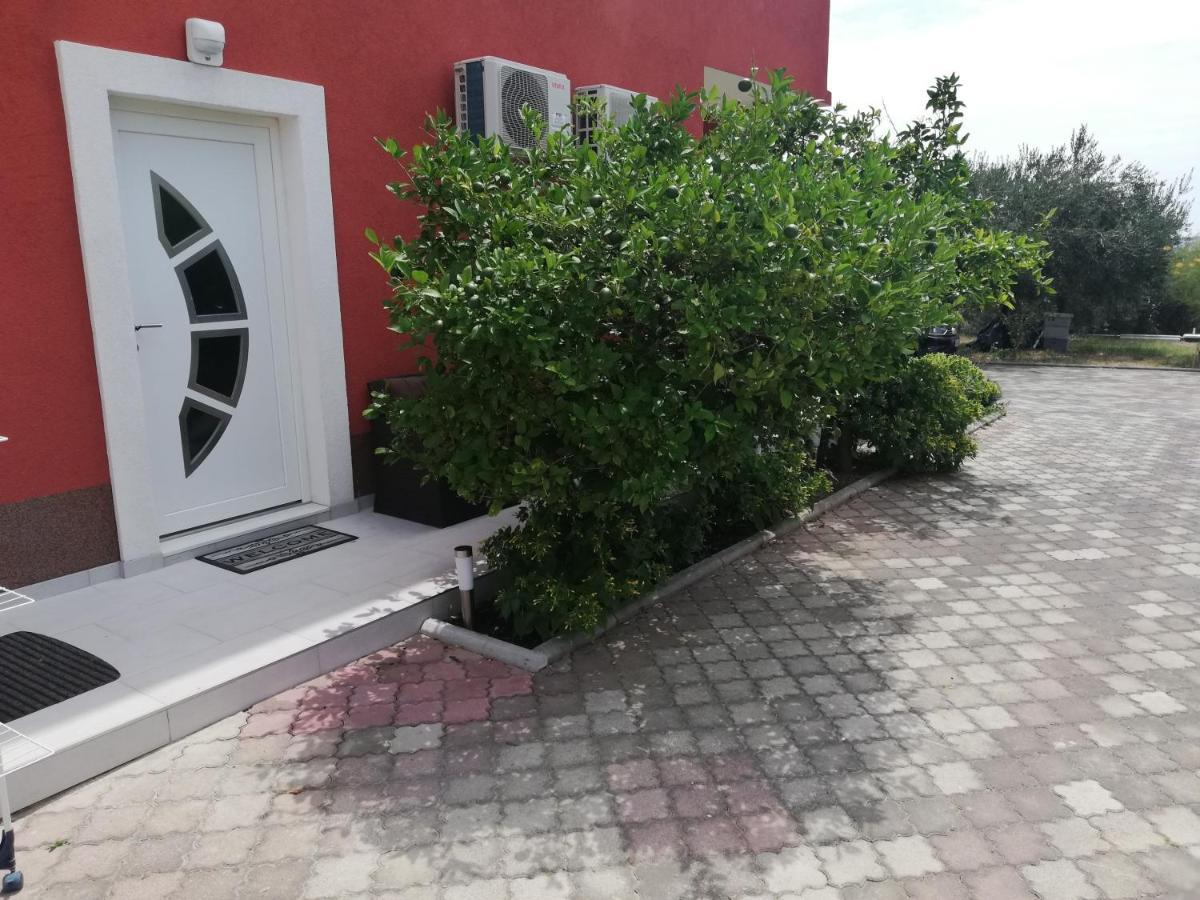 Modern Apartment Near Split & Trogir Kaštela المظهر الخارجي الصورة