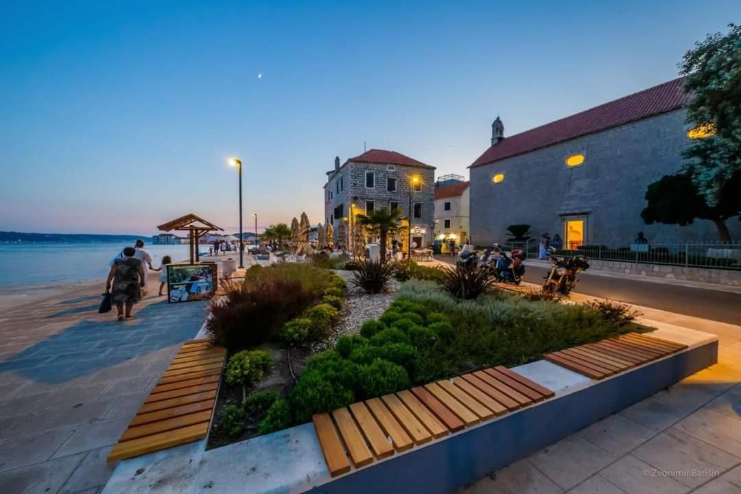 Modern Apartment Near Split & Trogir Kaštela المظهر الخارجي الصورة