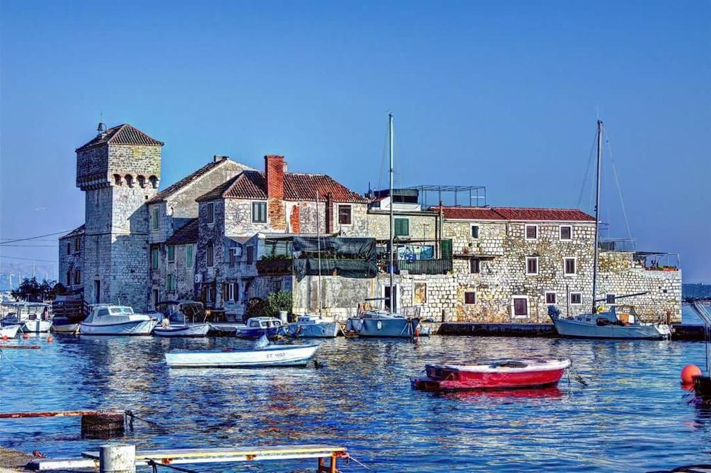 Modern Apartment Near Split & Trogir Kaštela المظهر الخارجي الصورة