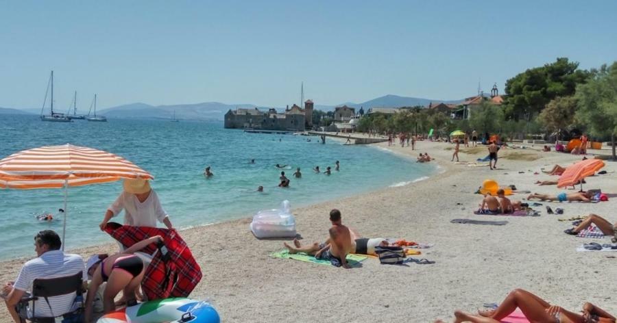 Modern Apartment Near Split & Trogir Kaštela المظهر الخارجي الصورة