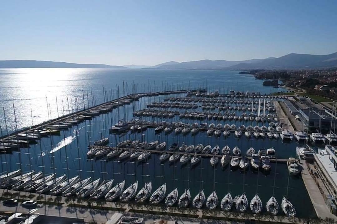 Modern Apartment Near Split & Trogir Kaštela المظهر الخارجي الصورة