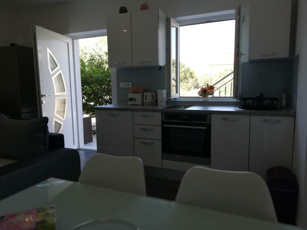 Modern Apartment Near Split & Trogir Kaštela المظهر الخارجي الصورة