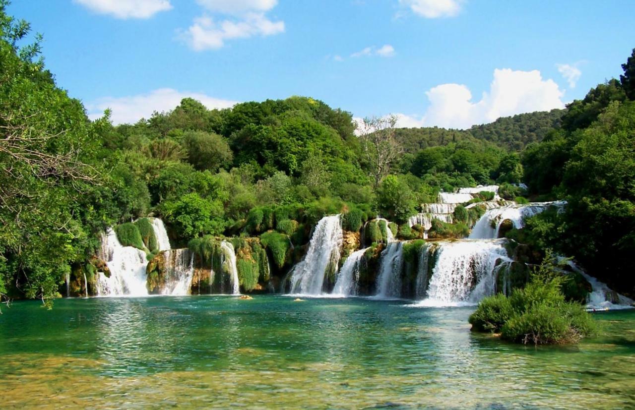 Modern Apartment Near Split & Trogir Kaštela المظهر الخارجي الصورة